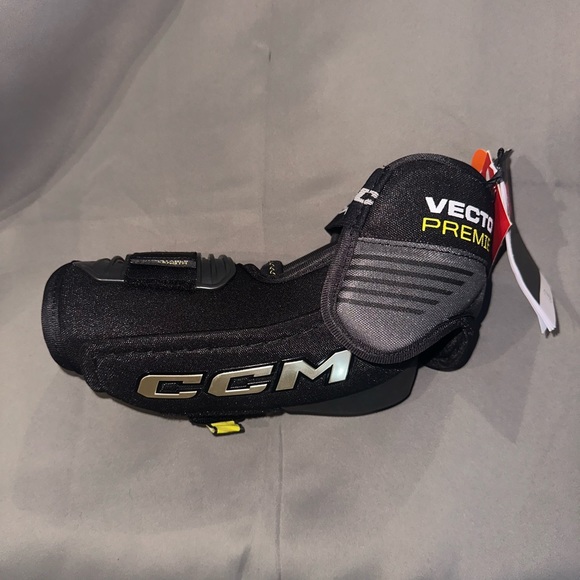 NWT CCM Tacks Vector Premier Senior Hockey Elbow Pads senior x large - Picture 7 of 8